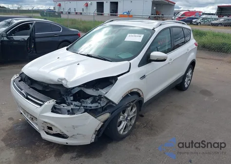 2016 Ford Escape Titanium из США, поврежденный, VIN 1FMCU9J97GUB07712
